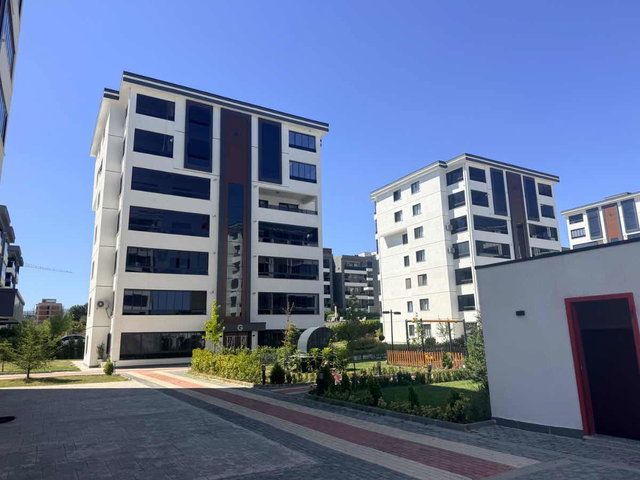 NİLÜFER 30 AĞUSTOS’TA MERCAN PARK EVLERİ’NDE 3.5+1 | 2025 YAPIM | YERDEN ISITMALI KİRALIK DAİRE