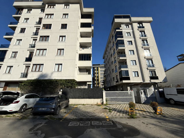 GÜVENLİKLİ SİTEDE ÇİFT BALKONLU EBEVEYN BANYOLU 2+1 SATILIK