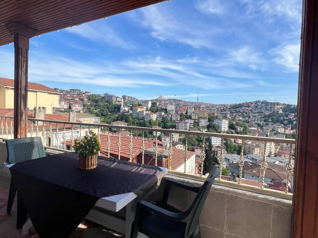 REMAX ANI ’DAN ÜSKÜDAR ÇENGELKÖY ’DE EŞYALI 3+1 KİRALIK DAİRE