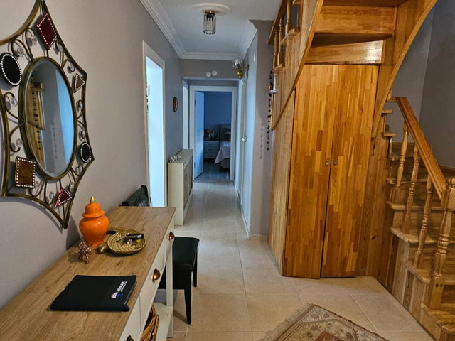 ACIL SATILIK HENDEK ÇARŞI MERKEZINDE 4+1 GENİŞ DUBLEKS DAIRE  NET 160 M²