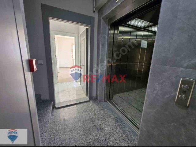 KARTAL YAKACIK DA ADALAR DENİZ MANZARALI 2+1 SATILIK SIFIR DAİRE