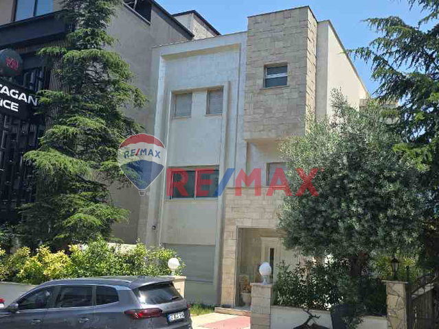 REMAX MODEL DEN ÇAMLIKTA 345M² ARSA İÇİNDE TİCARİ KULLANIMA UYGUN SATILIK VİLLA