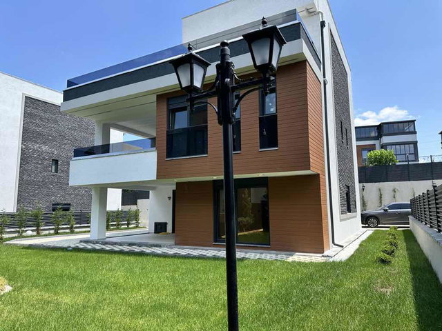 KABAOĞLUNDA SATILIK TRİPLEKS VİLLA