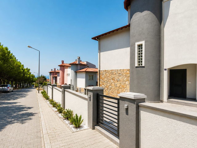 KUŞADASI BAYRAKLIDEDE’DE AHMET GÜNDEM SİTESİ’NDE 6+3, 400 M², 5 KATLI EŞYASIZ KİRALIK VİLLA