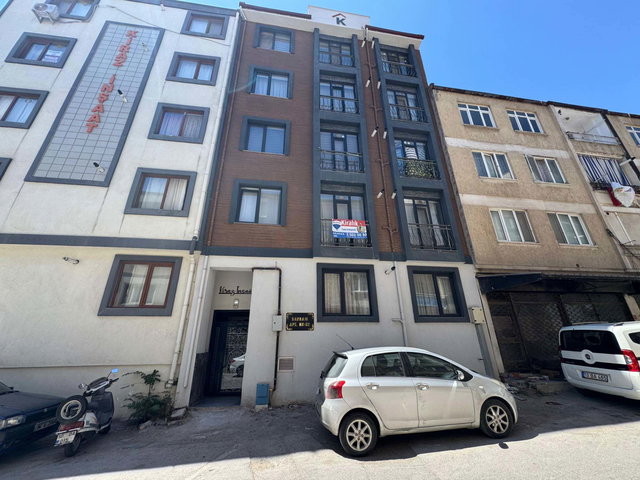 REMAX YAZ DAN HILTON OTEL ARKASI KIRALIK EŞYALI 1+1 DAIRE