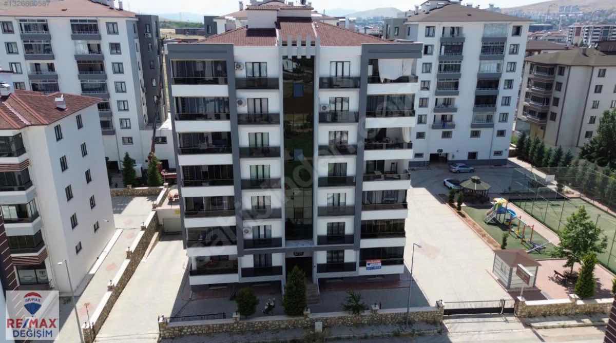 RE/MAX DEĞİŞİMDEN ATAŞEHİR MAH 4+1 LÜX KİRALIK DAİRE