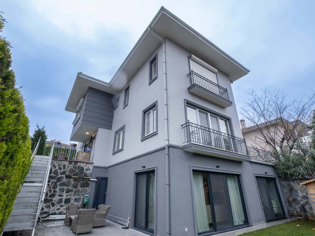 BÖLGENIN UZMANI ÖZGE DEN GÜNIŞIĞI EVLERI KIRALIK MÜSTAKIL TRIPLEX