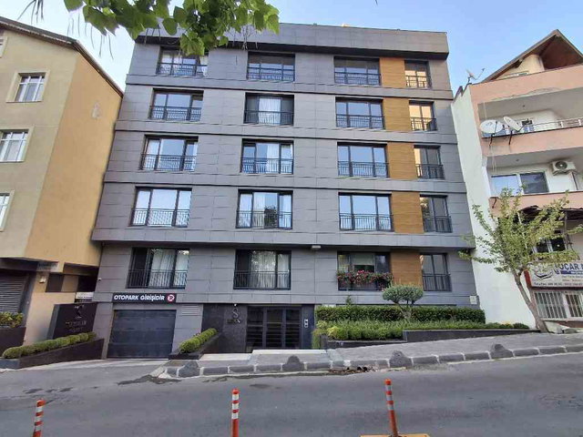 MERKEZİ KONUM, YENİ BİNA, KAPALI OTOPARKLI LÜKS 2+1