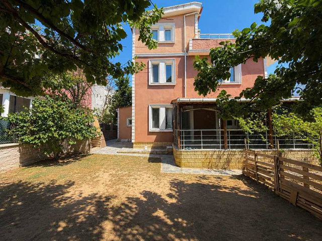 REMAX LAVANDA ÇORLU ÖNERLER 5+1 SİTE İÇİNDE VİLLA