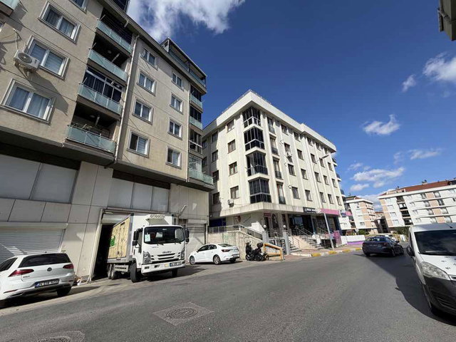 PENDİK VELİBABA CD ÜSTÜ SİTE 3+1 İSKANLI BALKONLU GENÇ BİNA