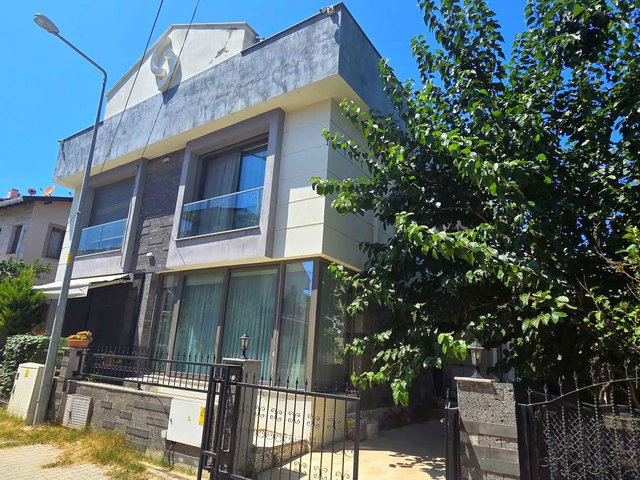 ÇEŞMEALTI MERKEZDE, SATILIK 3+1 İKİZ VİLLA