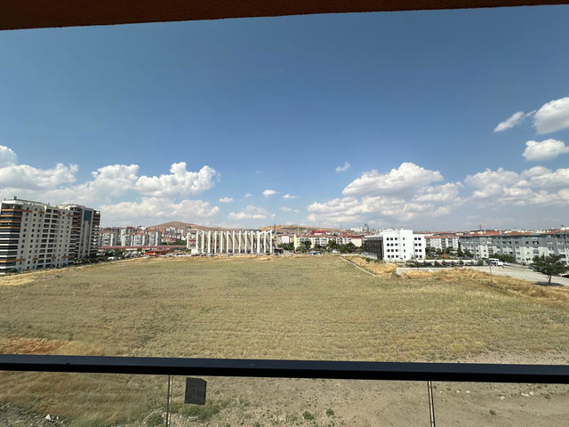 ONYX ANKARA A BLOKTA ARKA CEPHE ÜST KATTA KİRALIK 1+1 DAİRE