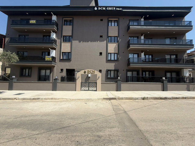ALAŞEHİR İSTASYON MAHALLESİ'NDE SATILIK 2+1 DAİRE