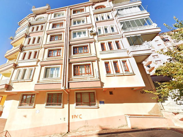 18 BİNTL KİRACILI KAT KONUMUNDA SATILIK BALKONLU Y.GİRİŞ 2+1 DAİRE