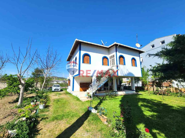 SIĞACIK'DA FULL EŞYALI MÜSTAKİL TADINDA SEZONLUK KİRALIK 2+1 DAİRE