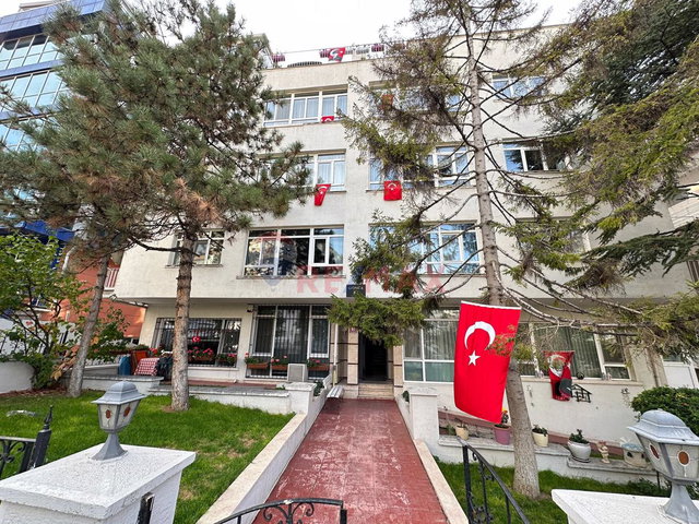 ÇANKAYA, KENNEDY CADDESİNDE EŞYALI VE OTOPARKLI 3+1 KİRALIK BAKIMLI DAİRE.