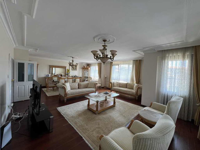 ACIBADEM ‘ DE PRESTİJLİ SİTEDE SATILIK GENİŞ DUBLEKS DAİRE