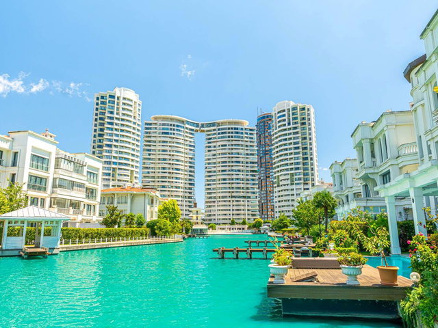 İSTANBUL SARAYLARI FULL PEYSAJ VE GÖL  MANZARALI 3+1  YAPILI DAİRE