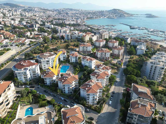 KUŞADASI’NDA MARİNA BÖLGESİNDE SİTE İÇİNDE, BAKIMLI  3+1 DAİRE