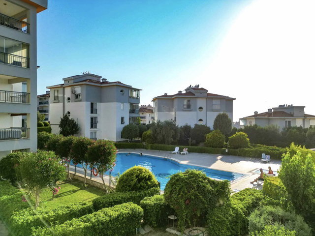 KUŞADASI’NDA MARİNA BÖLGESİNDE SİTE İÇİNDE, BAKIMLI  3+1 DAİRE