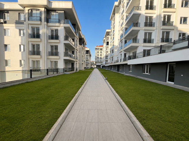 AQUA KAVAKLI 2 SİTESİNDE PEYZAJ CEPHE KİRALIK 3+1 TEMİZ DAİRE