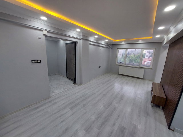 RE/MAX DAN İÇİ YENİLENMİŞ SIFIR AYARINDA!! KİRALIK 3+1 DAİRE!