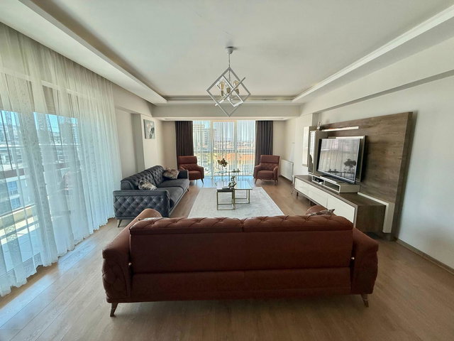 ULUKENT İSTANBUL KONAKLARI 3+1 170 M2 DAİRE