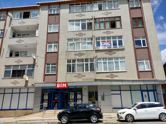 ÜSKÜDAR’DA 3+1 | 120 M² NET | ÇİFT WC, BALKONLU, 3 CEPHELİ KİRALIK DAİRE