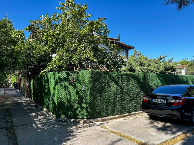 AYVALIK’TA HAVUZLU SITE İÇINDE, BAHÇELI, 3+1 SATILIK VILLA