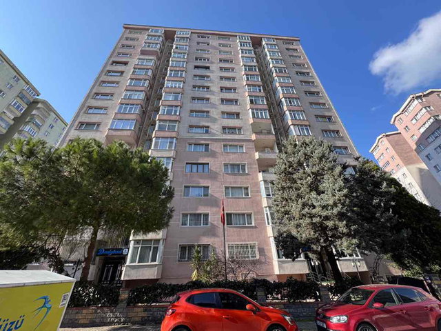 BARIŞ MAHALLESİ DENIZKENT SİTESİNDE 3+1 145M2 ÖN CEPHE ARA KAT İÇİ YAPILI