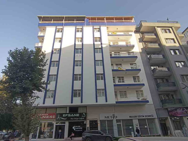 SİVAS CADDESİNDE SATILIK ARAKAT 200M² 3+1 FIRSAT DAİRE