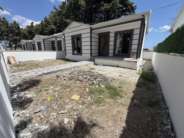 DENIZE SIFIR ÖZEL PLAJLI MÜSTAKIL VILLA (1+1)