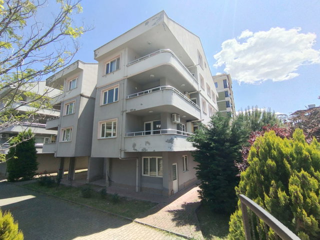 REMAX BEYAZ ERTUĞRUL MAHALLESI KOÇ ORTAOKULU YAKININDA KIRALIK 3+1 ARA KAT DAIRE