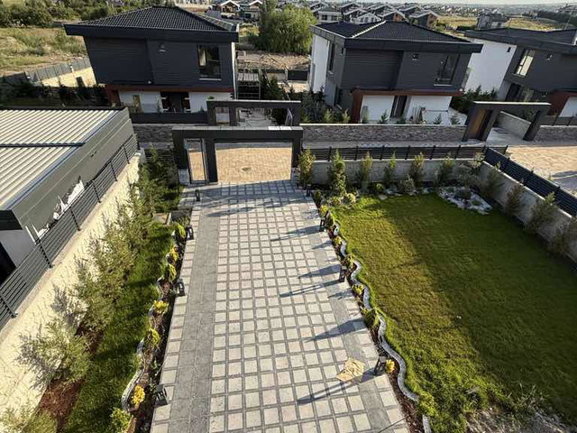 KARŞIYAKA MÜKEMMEL KONUM LÜKS YAPILI ÇİFT GİRİŞLİ 5+2 VİLLA