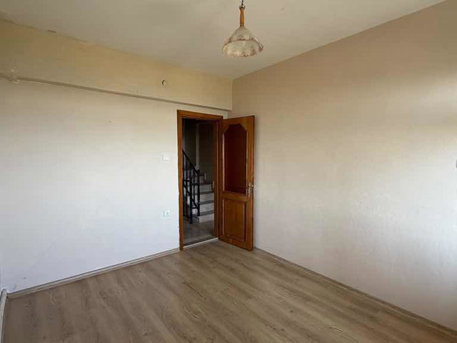 HÜSEYİN KURAN’DAN GÜMÜŞYAKA MERKEZ’DE DENİZ MANZARALI 4+1 TRİPLEKS VİLLA
