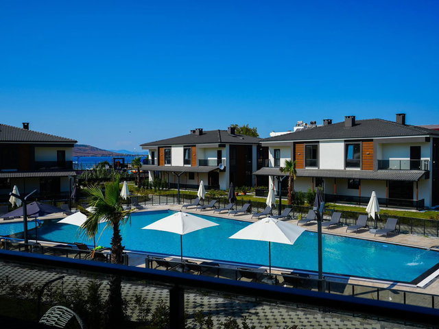 BALIKESİR MARMARA’DA SIFIR 3+1 VİLLA | YERDEN ISITMA, DOĞU CEPHE, KREDİYE UYGUN