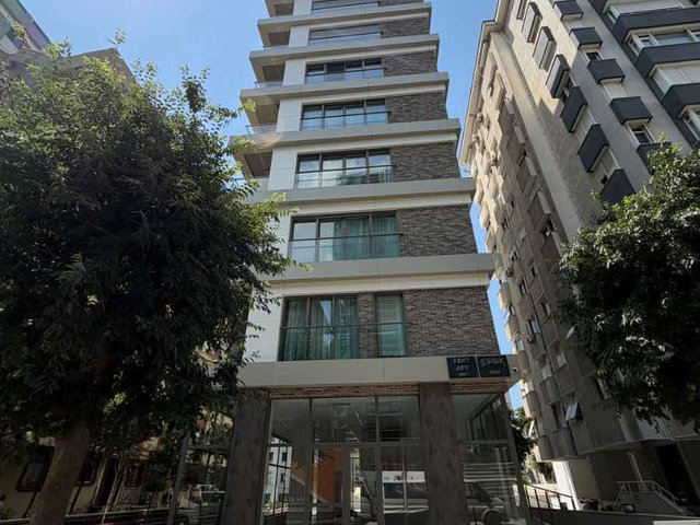 CADDEBOSTAN'DA AYRICALIKLI YAŞAM SUNAN TERASLI 6+1 230 M2 NET SATILIK DUBLEKS