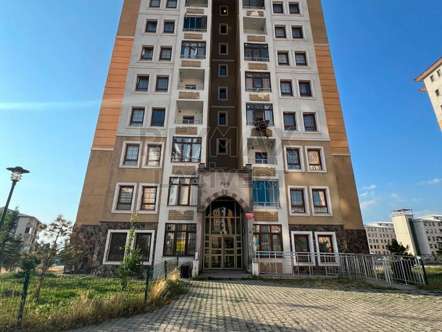 RE/MAX LACİVERT'TEN ABDURRAHMANGAZİ'DE SATILIK 2+1 DAİRE