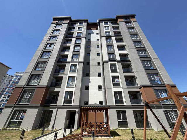 VELİBABADA SİTE İÇİNDE PEYZAJ MANZARALI 1+1 SATILIK DAİRE