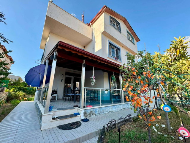 CUMHURİYET MAH. DENİZE SADECE 250 METRE YAKINLIKTA IKIZ VILLA