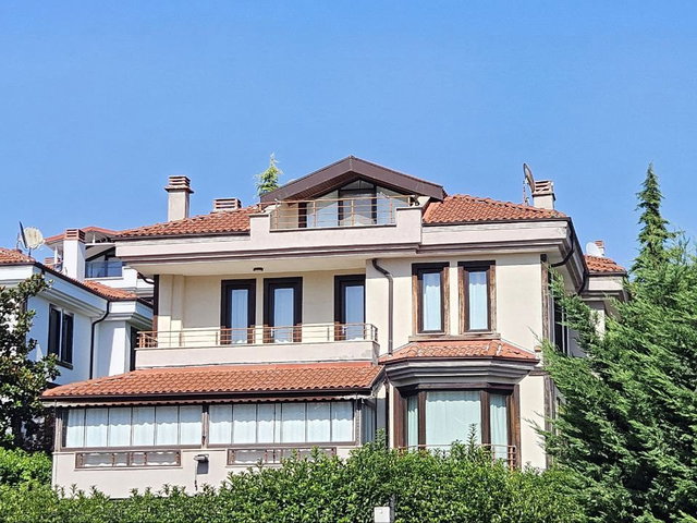 REMAX BEYAZ 19 MAYIS MAHALLESINDE KIRALIK 5+2 VILLA