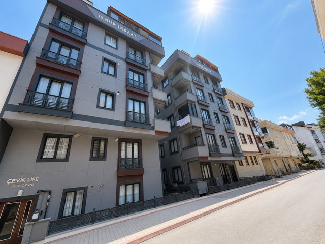 ÇEKMEKÖY MERKEZ’DE GÜNEY CEPHE, EŞYALI 2+1 | KREDİYE UYGUN