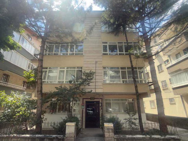ÇANKAYA BAHÇELİEVLERDE SATILIK 3+1 ARAKAT DAİRE