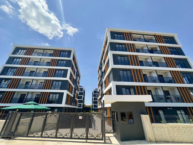 TUZLA YALI PARK SITESINDE SIFIR 3+ 1 KIRALIK DAIRE