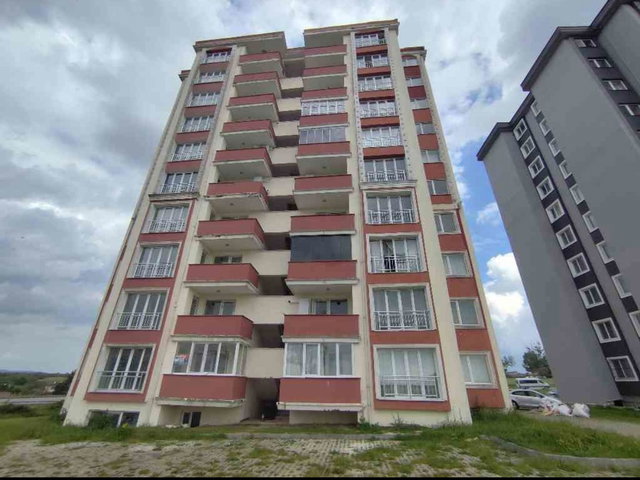 REMAX LAND'DEN SİTEDE 2+1 GENİŞ FIRSAT DAİRE