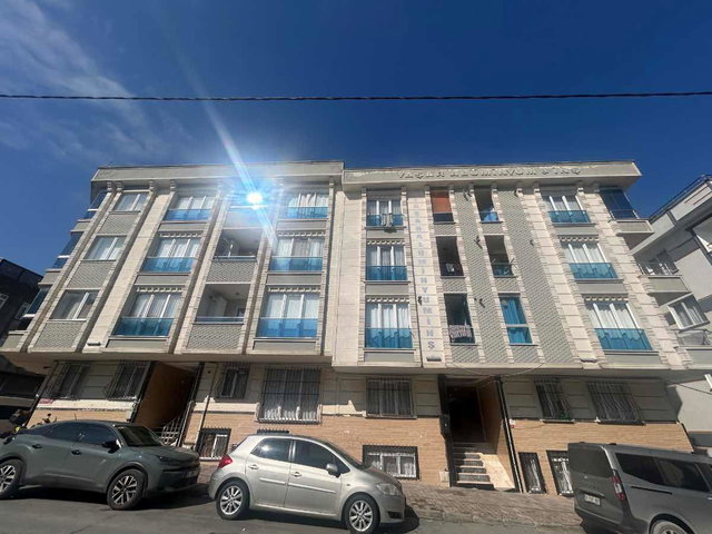 BAŞAKŞEHİR GÜVERCİNTEPE'DE KAT MÜLKİYETLİ GENİŞ ARA KAT 3+1