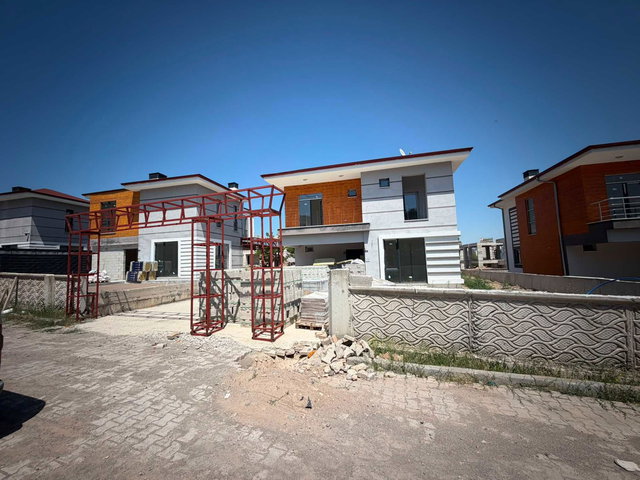 ALTINOLUK MAHALLESI'NDE MESKENI ALINMIŞ FIRSAT VILLA