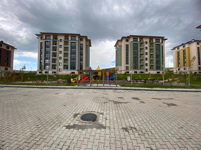 REMAX ARTIS'DEN HILALKENT TOKILERDE KIRALIK 3+1 DAIRE