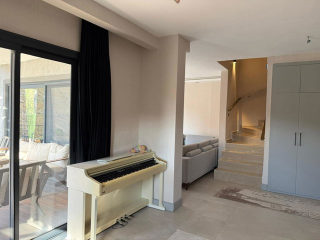 BODRUM İSLAMHANELERİ’NDE SANATÇILAR SİTESİ’NDE SIFIR, EŞYALI, 2 KATLI VİLLA | SATILIK VILLA