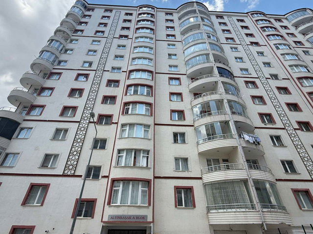 REMAX KEY'DEN KENT PARK'DA SATILIK BAKIMLI 3+1 DAİRE